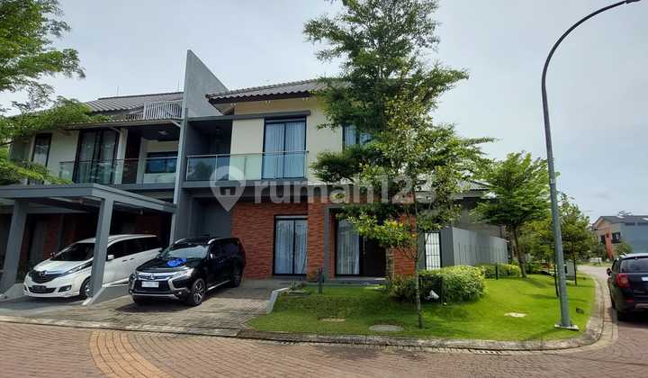 House in Kamandaka, New City of Parahyangan, Luxurious 2-Story