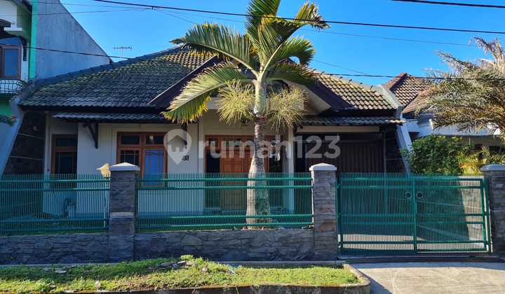 For Rent: Strategic House in Nusa Hijau Complex Cimahi, Near Toll Road & Comfortable. For Rent: Strategic House in Nusa Hijau Complex Cimahi, Near Toll Road & Comfortable.