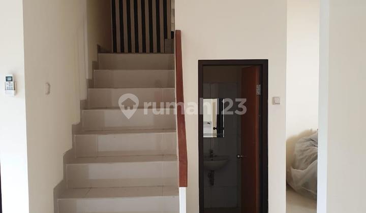 Dijual Cepat Hunian Dua Lantai Greenwoods Pamulang