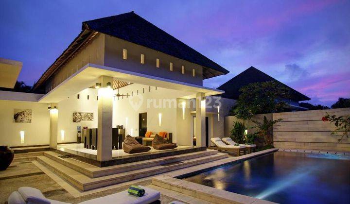 Dijual Villa Komplek Mewah Seminyak 1