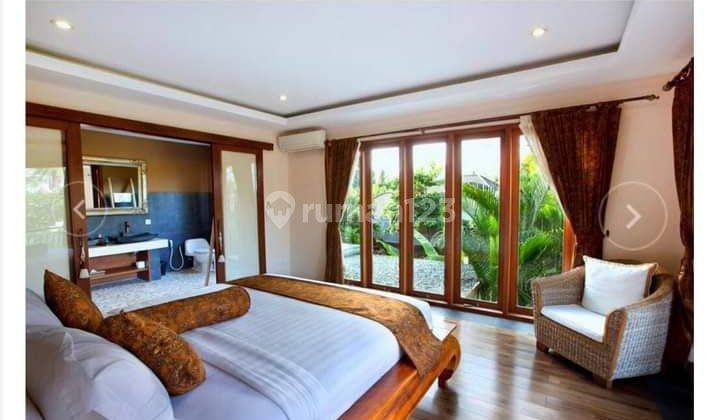 Di jual villa Canggu berawe 1