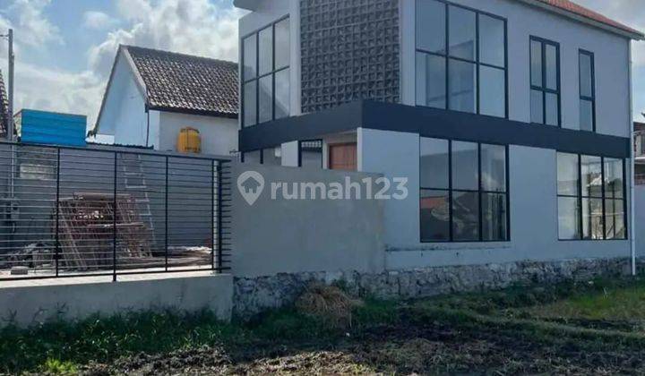 Dijual rumah baru lantai 2  1