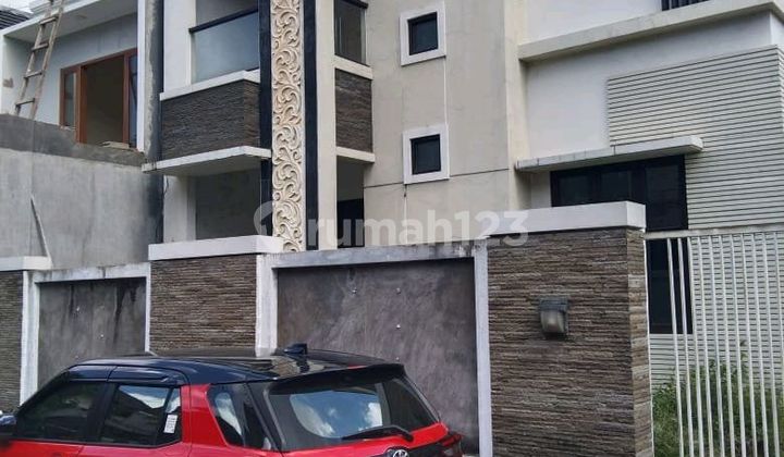 For Sale House on Gunung Andakasa Street