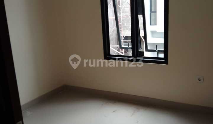 Dijual Rumah Baru 2 Lantai A Yani 2