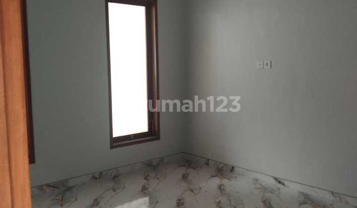 Dijual Rumah Lantai 2 Andakasa 2