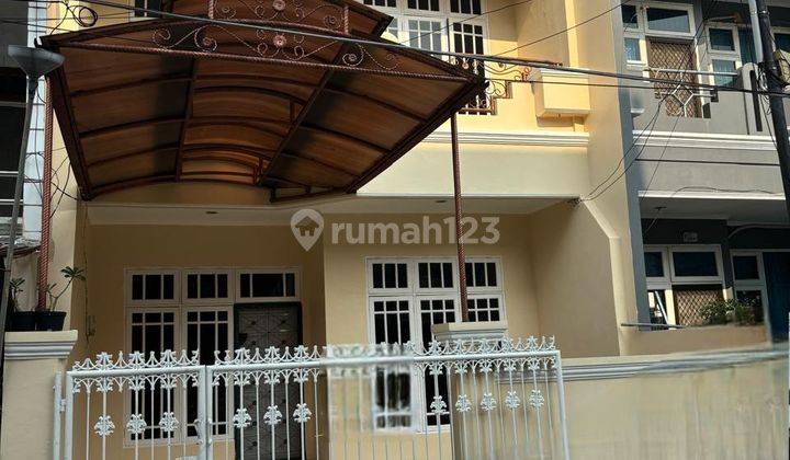 Rumah Jelambar Rapih Sudah Renovasi Akses Strategis 120m2 Sewa Minimal 2 Tahun 1