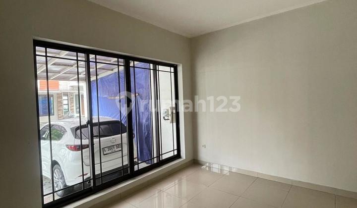 Minimalist House Green Lake Cluster Asia Minimalist House Green Lake Cluster Asia