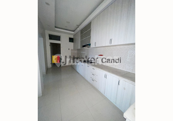 Rumah di Supriyadi Regency Semarang 5