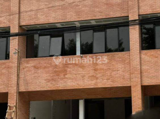 Disewakan Ruko 3 Lantai Lokasi Strategis di Curug Karawaci, Tangerang 1