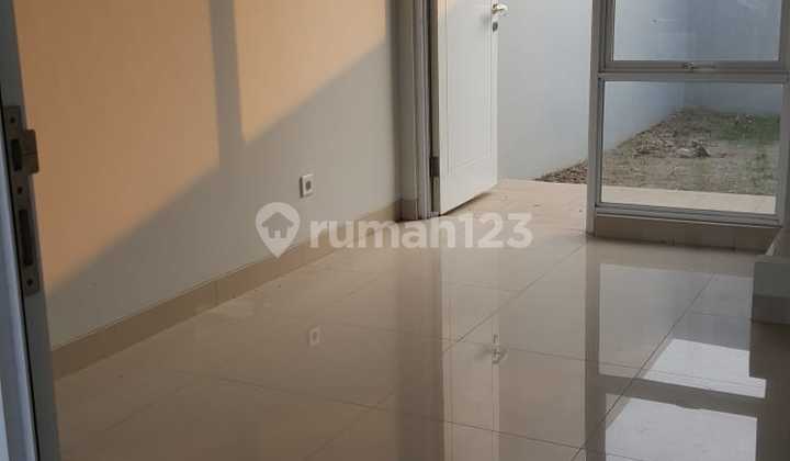 Disewakan Rumah 2 Lantai Lokasi Strategis di Cluster Yarra JGC, Jakarta Timur 2