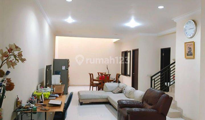 Dijual Rumah 2 Lantai Terenovasi di Premier Pavilion, Jakarta Barat 1