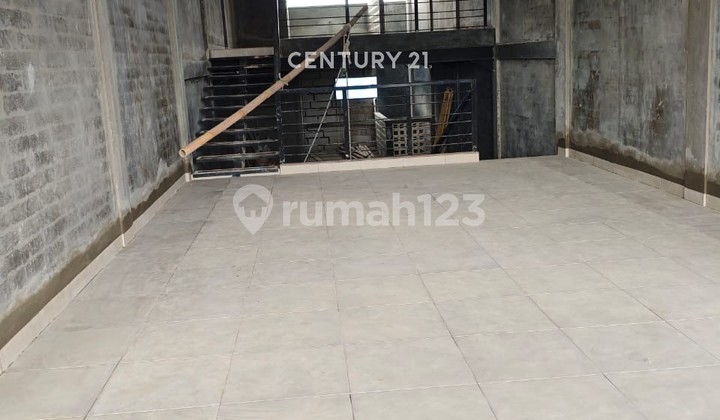 Strategic Location Shop House on Majasem Street, Cirebon City 2