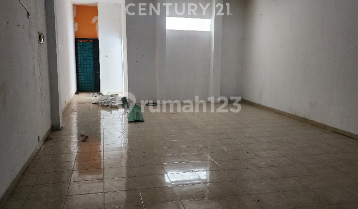 Shop House on Tentara Pelajar Street (Gn. Sari) Cirebon, City Center Shop House on Tentara Pelajar Street (Gn. Sari) Cirebon, City Center