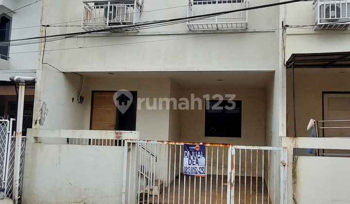 House for Sale in Gading Griya Residences. Close to Kelapa Gading Mall.