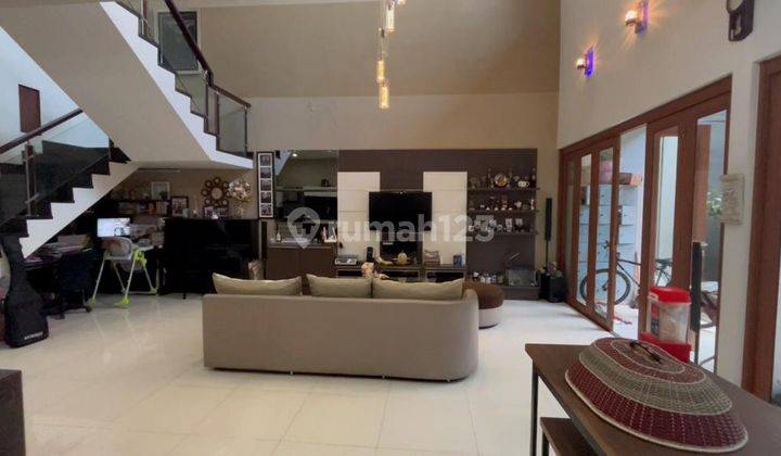 Rumah Modern 3 Lantai Semi Furnished Batumas 2