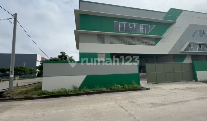 Gudang Baru Loading Dock Di Kawasan Industri Pakuhaji Tangerang