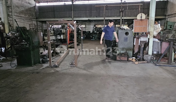 Gudang Ex Bengkel Akses Container di Cibitung Cikarang