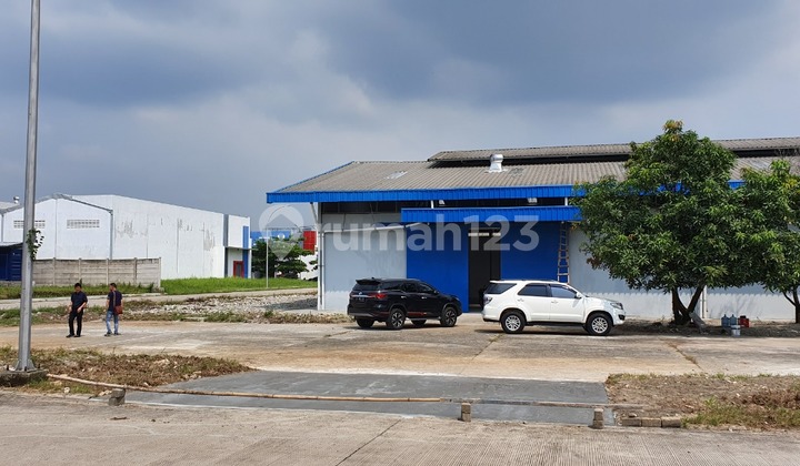 Warehouse in the KSB Karawang Warehouse Area Near the Industrial Area