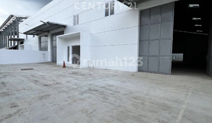 Gudang Luas 998M2 di Kawasan Industri Delta Silicon Cikarang