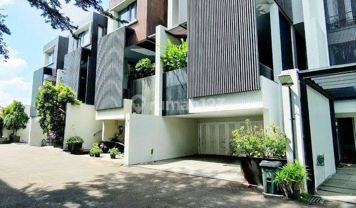 Rumah Townhouse 2 Lantai + Swimming Pool Siap Huni Cipete Jakarta Selatan 1