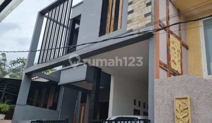 Rumah Bagus Jalan Raya Jatimakmur