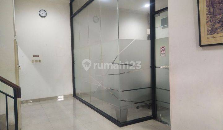 Rumah Besar Multifungsi Bisa Buat Kantor 2