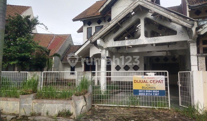 Old House on Main Street Kemang Pratama