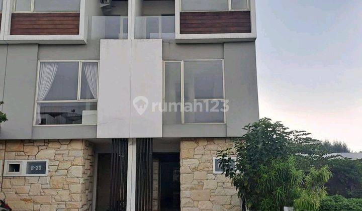 tampak depan dijual rumah forest mansion 3