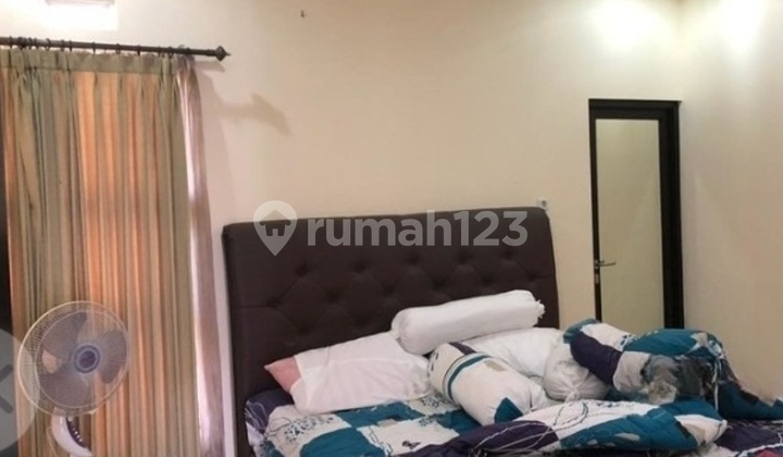 Rumah Modern untuk Keluarga Besar di Bandung Timur Rumah Modern untuk Keluarga Besar di Bandung Timur