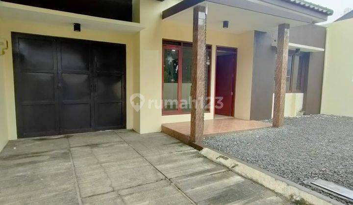 Rumah Dijual di Komplek Singgasana Bandung Nyaman, Strategis 1