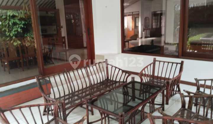 Area setiabudi rumah american classic untuk orang asing memiliki hutan sendiri  2