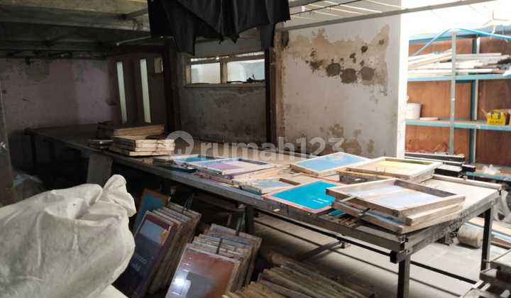 Warehouse in Pasteur, accessible by regular trucks, strategically located near the toll gate behind Trimulya School.