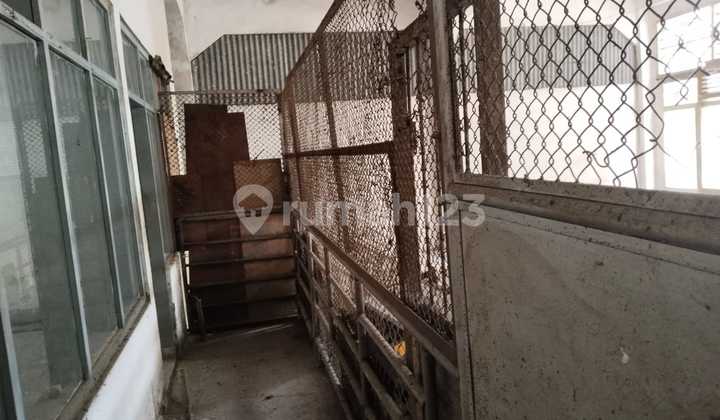 Sudirman warehouse area for rent, strategic location. Sudirman warehouse area for rent, strategic location.