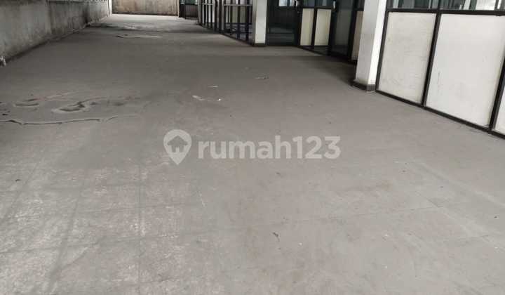 Sudirman warehouse area is suitable for paddle, sports entertainment, club, restaurant, cafe, etc. Sudirman warehouse area is suitable for paddle, sports entertainment, club, restaurant, cafe, etc.