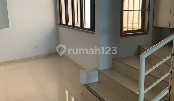 For Sale: 4-Story Shophouse in a Very Strategic and Busy Area, Karapitan, Bandung 2