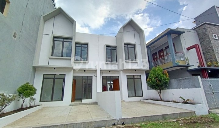 Rumah 2 Lantai Dekat Pintu Tol Buah Batu Dan Universitas Telkom Bandung