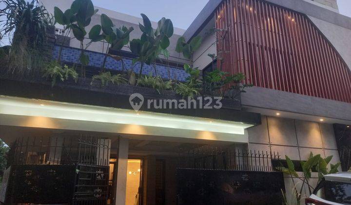 Rumah Mewah 3 Lantai di Rawamangun ada Kolam Renang Akses 2 Mobil  1