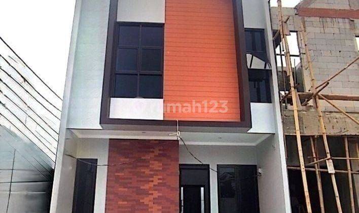 Rumah Scandinavian dalam cluster  di Lampiri Pondok Kelapa  1