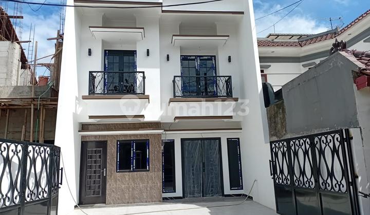 Premium House in Duren Sawit Complex with Wide Access Premium House in Duren Sawit Complex with Wide Access