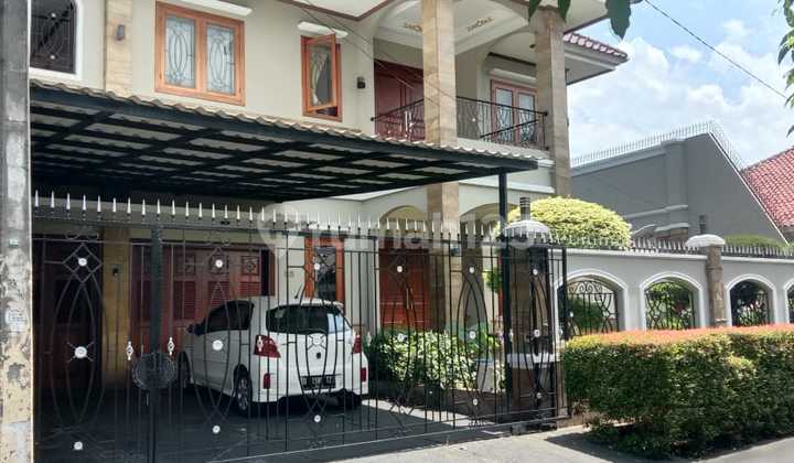 House with Compact Swimming Pool in Pondok Kelapa, DKI 2