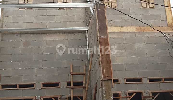 Rumah 2 Lantaidekat Stasiun Kranji dan Cakung