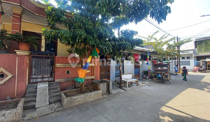 Nice, Sturdy, and Green House Ready to Occupied in Bulak Macan Complex. 2