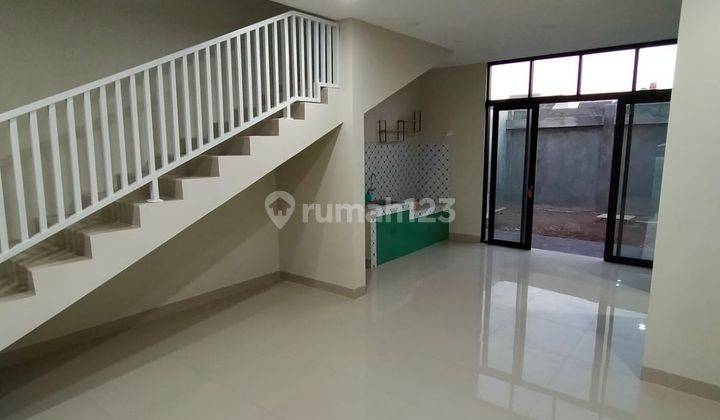 Rumah 2 Lantai Baru Unfurnished SHM di Komplek Cisaranten Kulon, Bandung 2