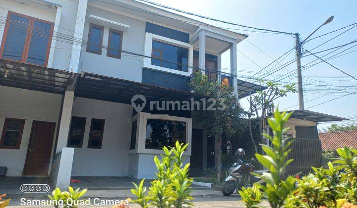 Rumah 2 Lantai Bagus Unfurnished SHM di Cluster Cisaranten Arcamanik, Bandung 1