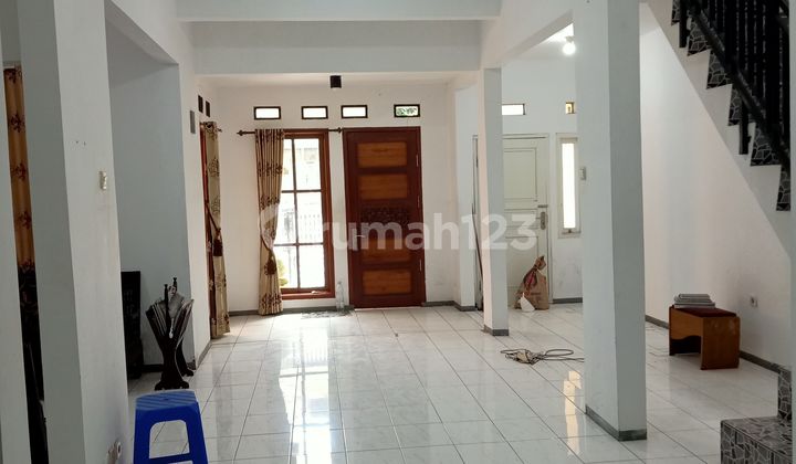 Rumah 2,5 Lantai Komplek Pondok Mutiara Jalan Kaki ke Pemkot Cimahi 2