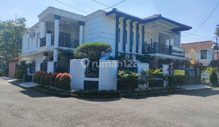 Rumah 2 Lantai Sudah Renovasi Unfurnished SHM di Margahayu Raya, Bandung 1