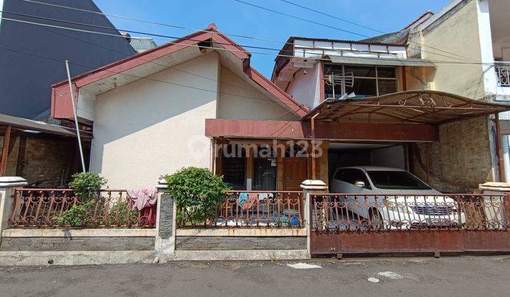 Rumah 2 Lantai Bagus Unfurnished SHM di Sekelimus, Bandung 1