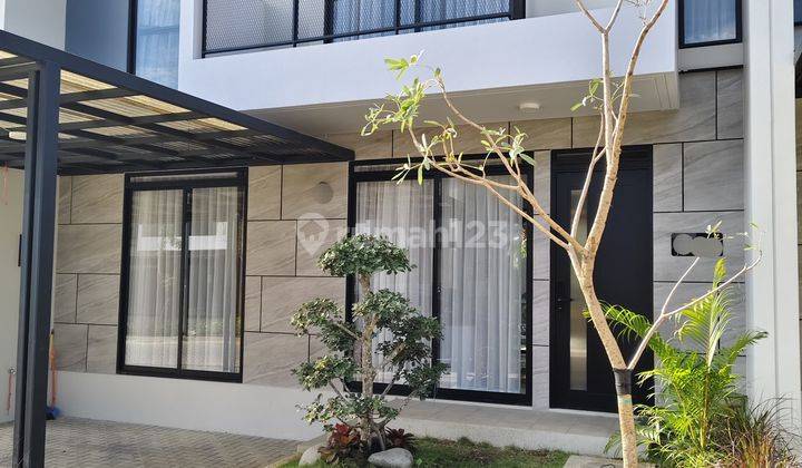 Rumah 2 Lantai Baru Furnished SHM di Kota Baru Parahyangan, Bandung Ada Kolam Renang Full Furnished 1