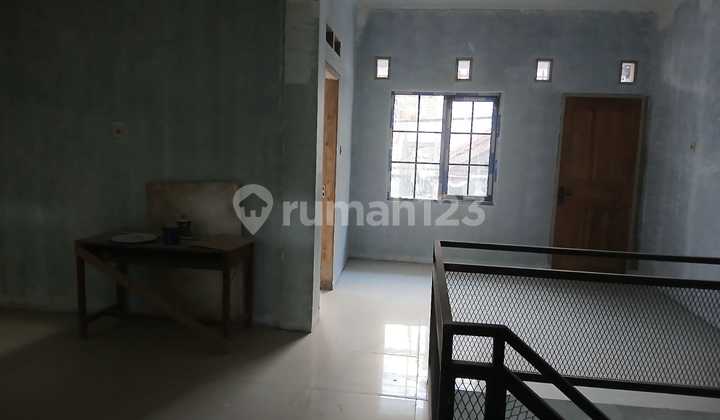 Rumah Baru 2 Lantai bisa untuk Usaha di Jalan Utama Komplek di Cibiru 2
