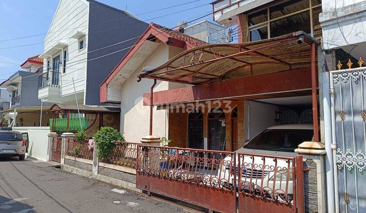 Rumah 2 Lantai Bagus Unfurnished SHM di Sekelimus, Bandung 2